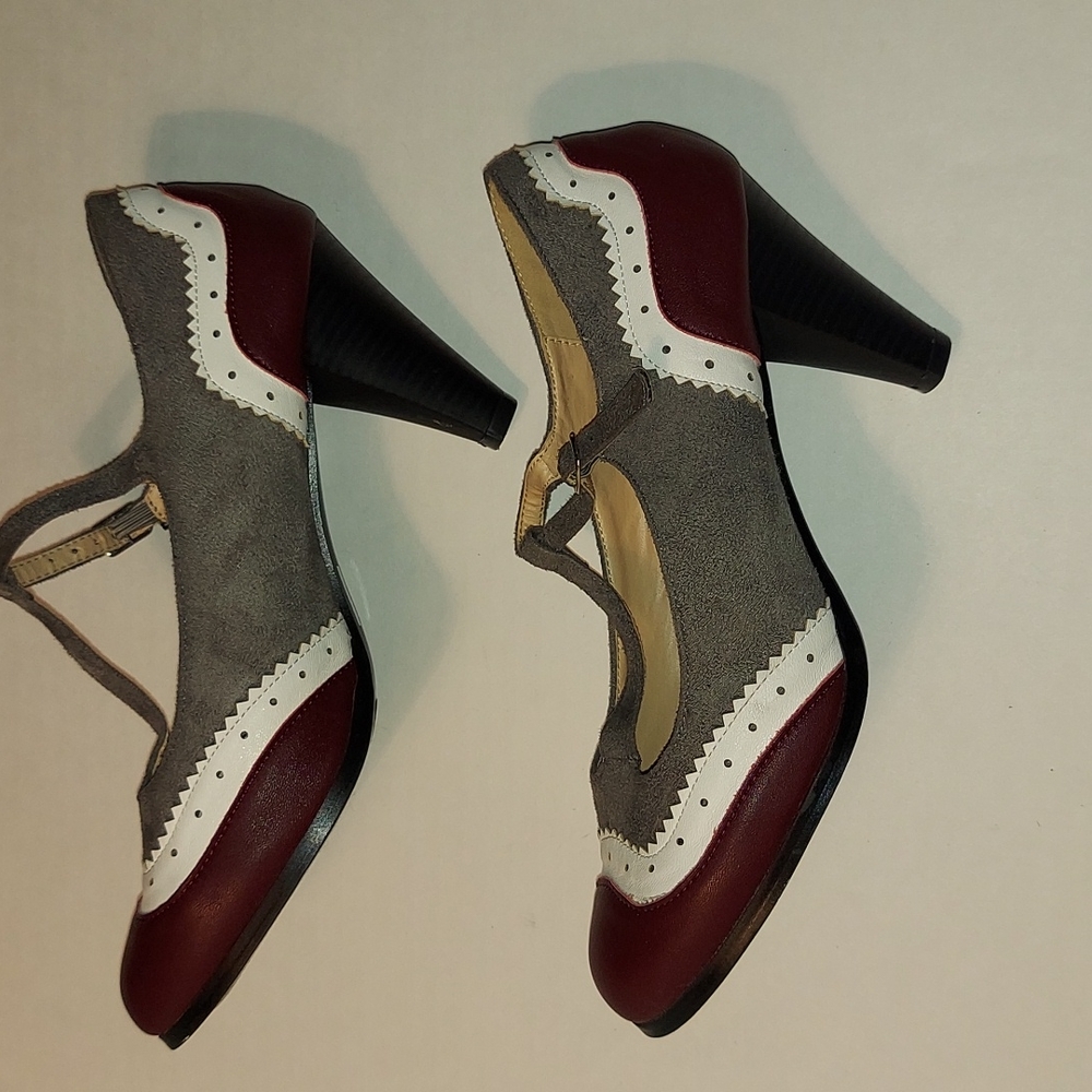 Chase + Cloe T-strap